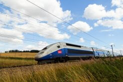 Pociagiem TGV po Europie image