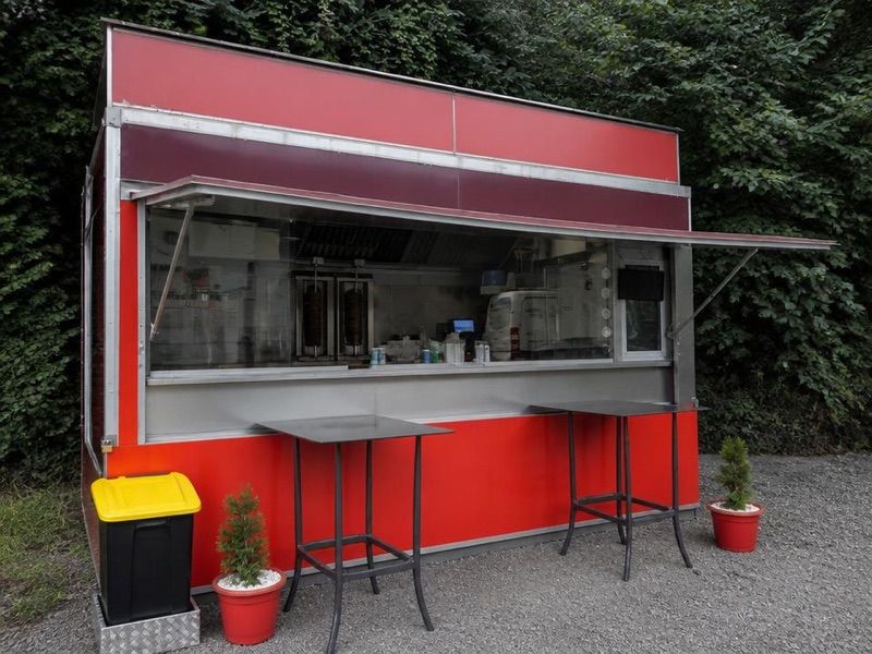 Kebap Kolo شاورمة عربي حلال, okolice dworca Salzburg Hauptbahnhof
