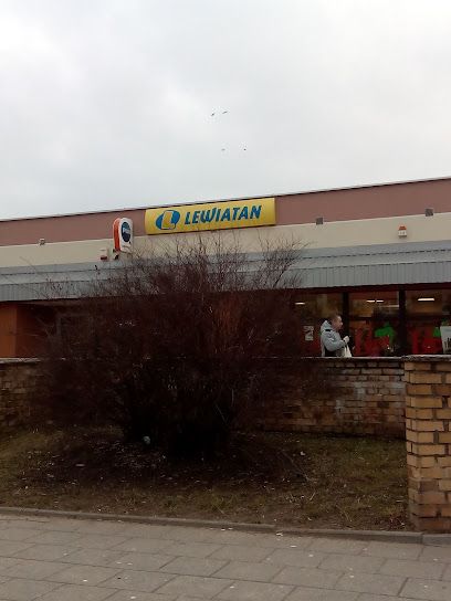 Lewiatan, sklep przy dworcu Białystok Zielone Wzgórza