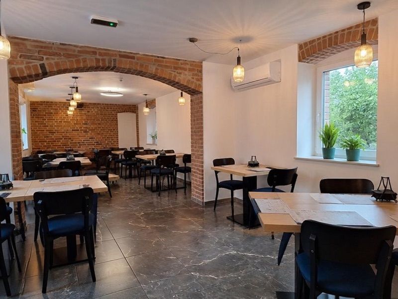Bon Żur Restauracja & Noclegi, okolice dworca Brzeg