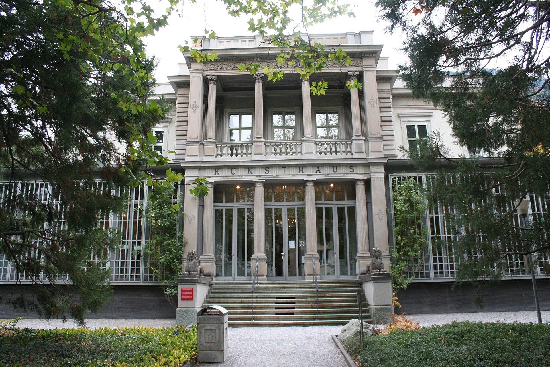 Bündner Kunstmuseum, atrakcja w pobliżu dworca Chur