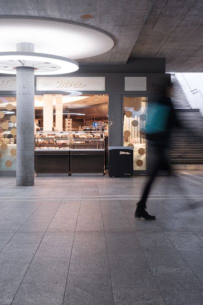 Merz im Bahnhof Chur, okolice dworca Chur