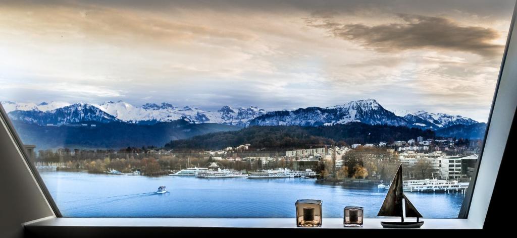 Lucerne Lake View Apartments, nocleg blisko dworca Luzern