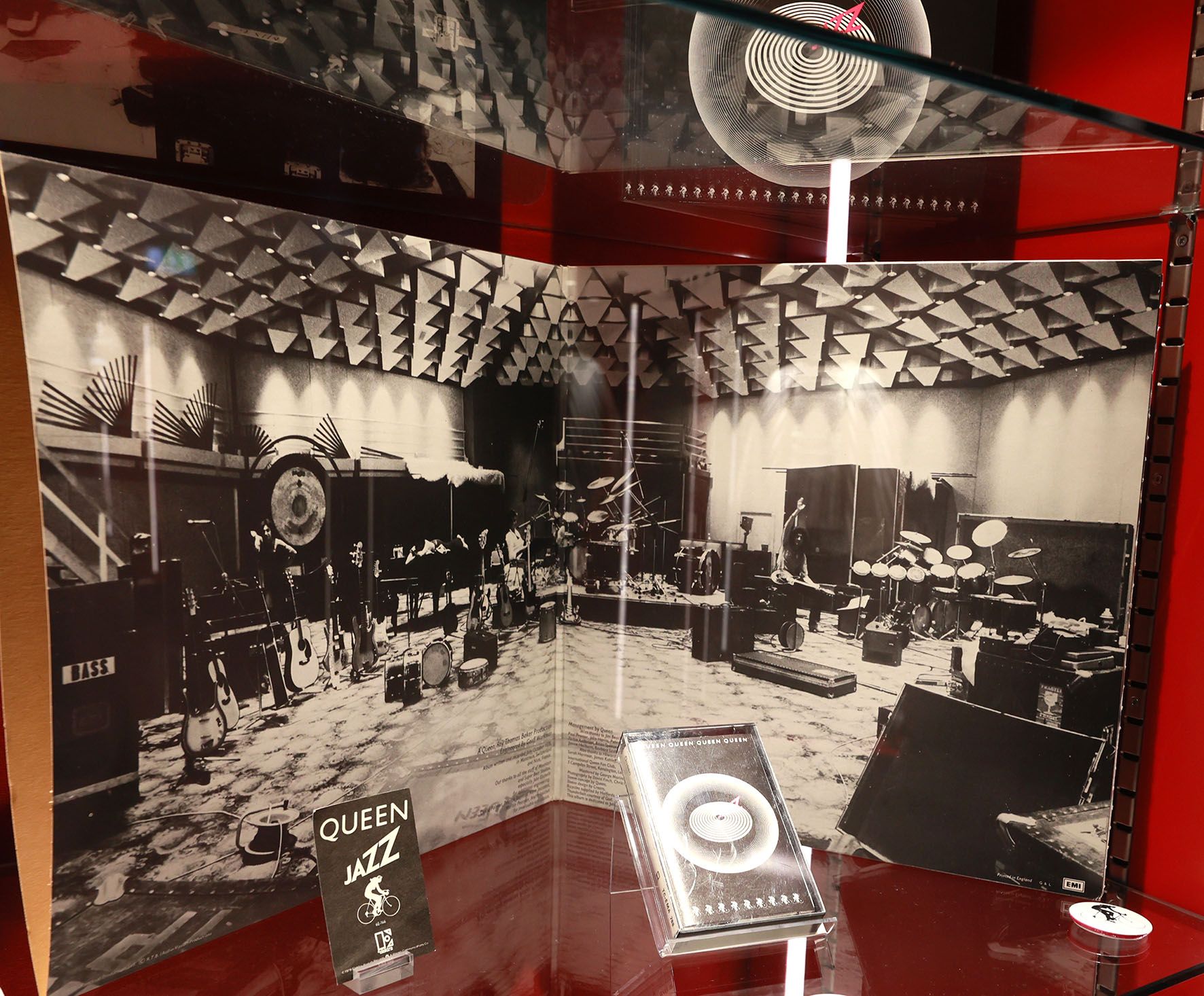 Queen Studio Experience Montreux, atrakcja w pobliżu dworca Montreux