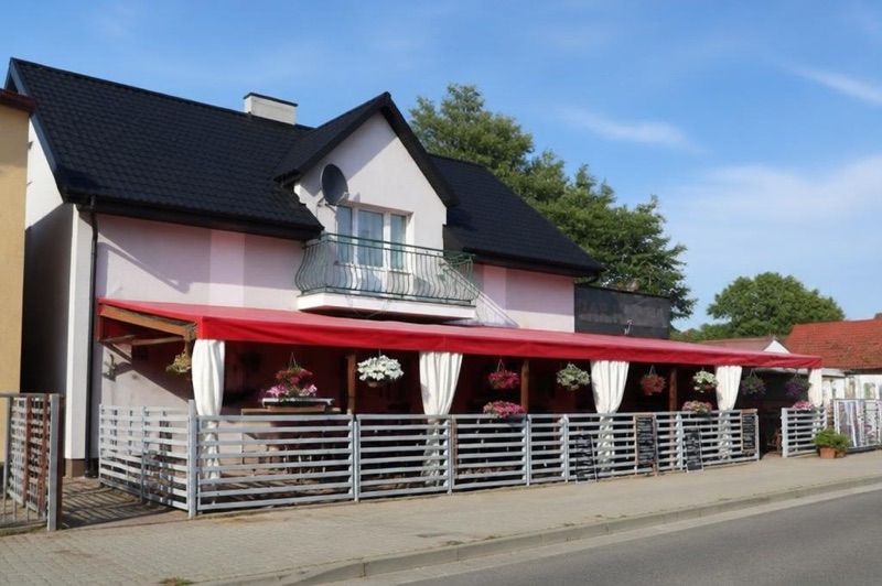 Marina Karina, okolice dworca Chałupy