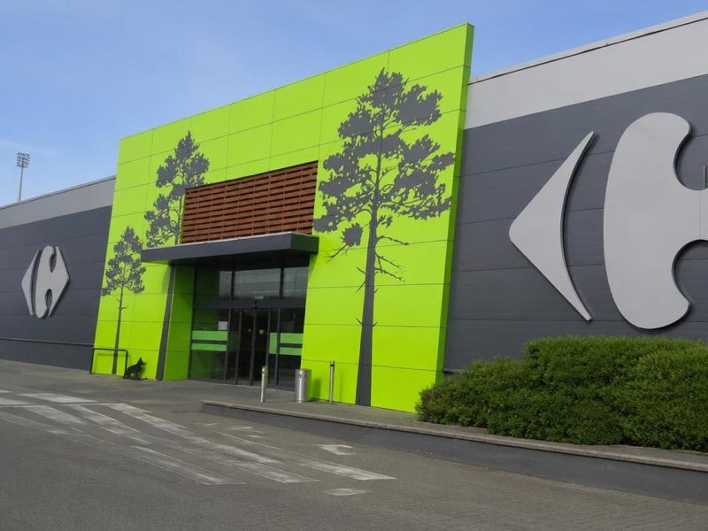 Carrefour, sklep przy dworcu Chojnice