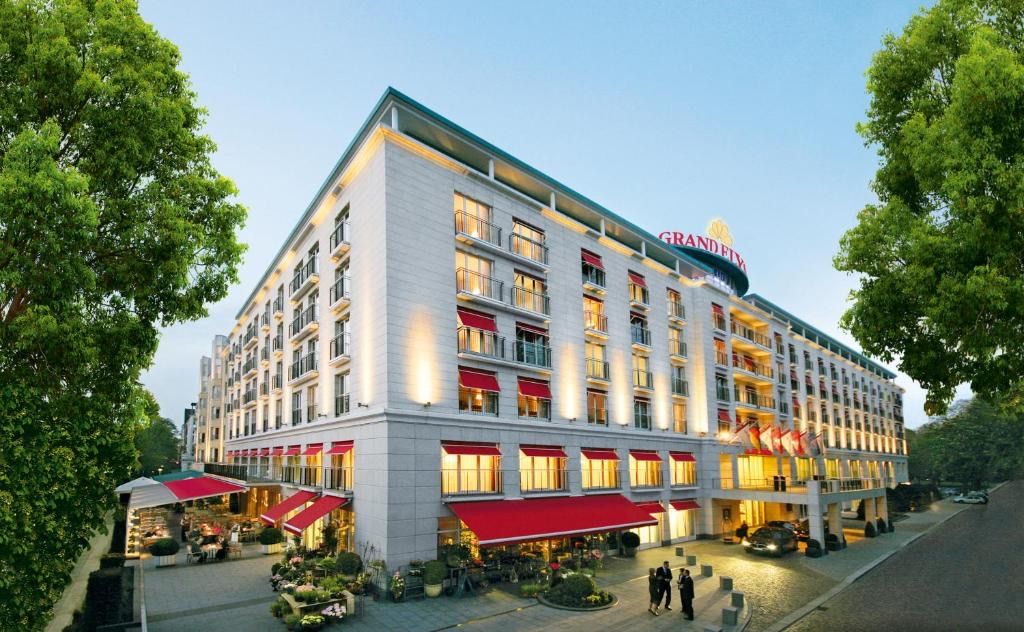 GRAND ELYSEE Hamburg, nocleg blisko dworca Dammtor