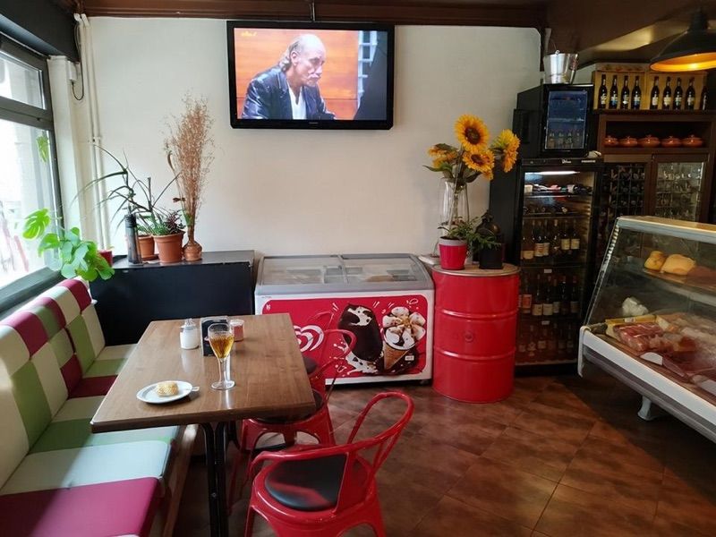 Bar Caricós, okolice dworca León