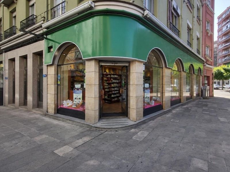 Farmacia Lancia, sklep przy dworcu León