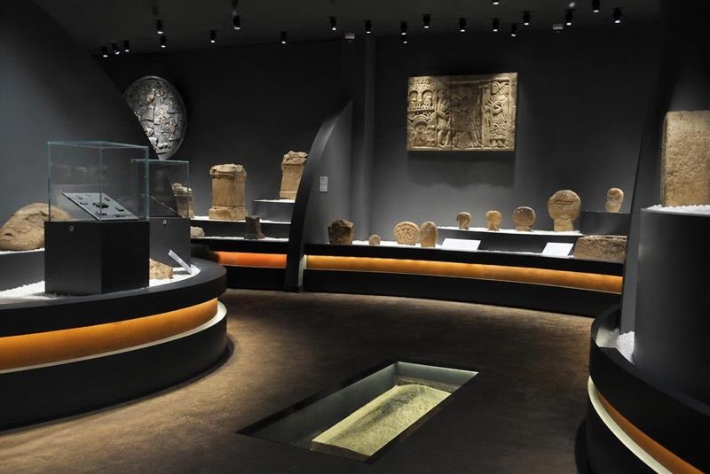 Museum of Prehistory and Archaeology of Cantabria, atrakcja w pobliżu dworca Estacion de Santander