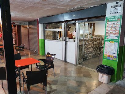 Pizzeria Kebab mi barrio, okolice dworca Sevilla - Santa Justa