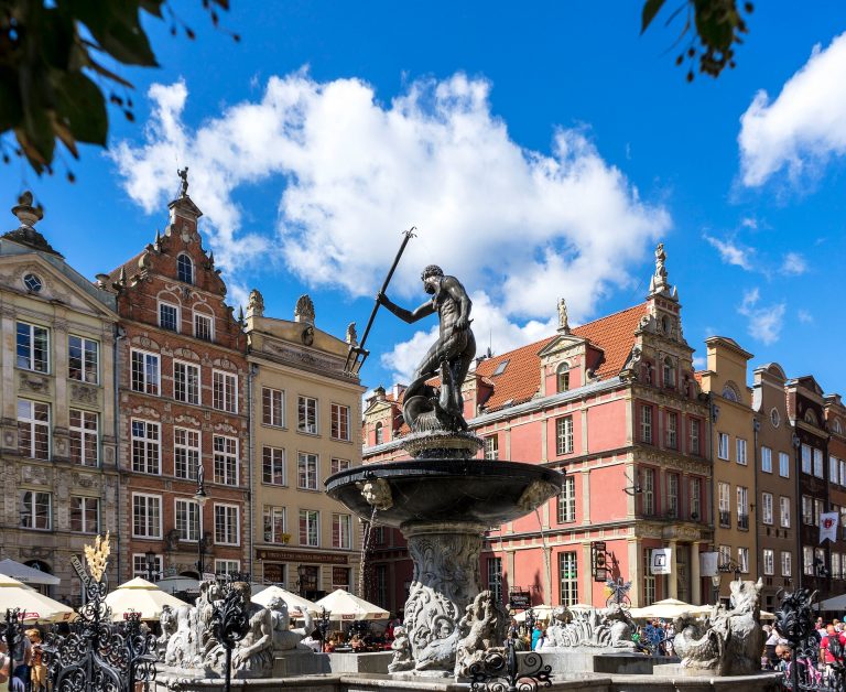 Wakacyjne kierunki pociągiem gdańsk latem