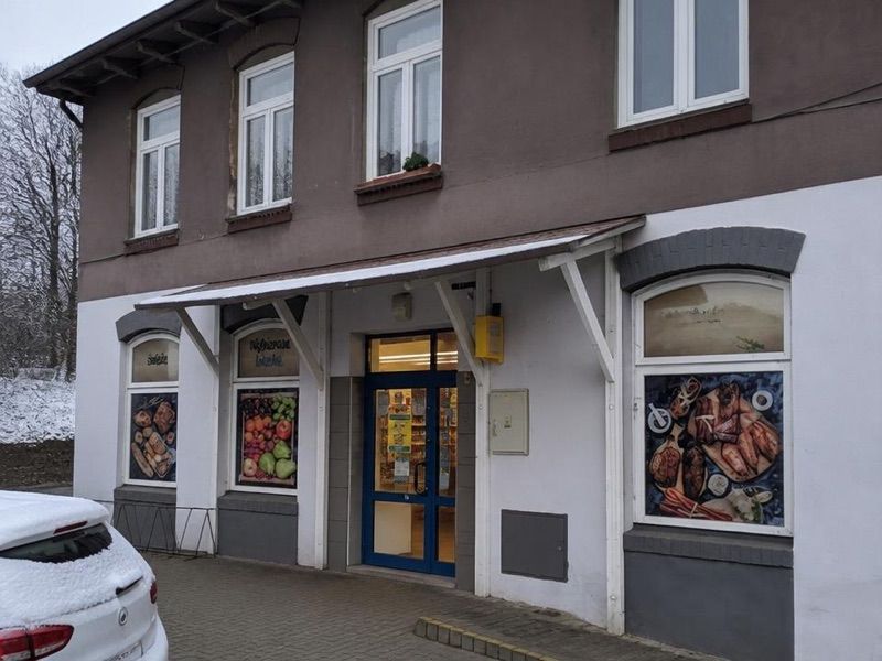 Lewiatan, sklep przy dworcu Goleszów Centrum