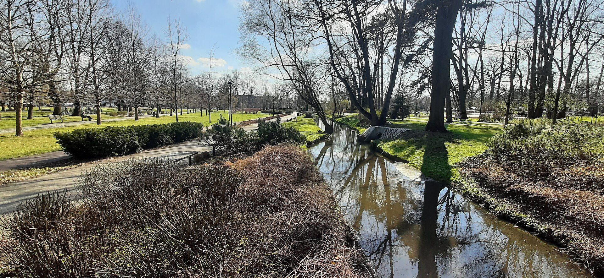 Park im. Skarbków, atrakcja w pobliżu dworca Grodzisk Mazowiecki
