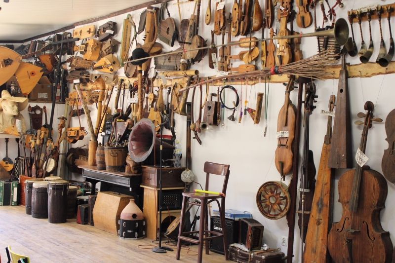 Galeria Instrumentów Folkowych, atrakcja w pobliżu dworca Grodzisk Mazowiecki