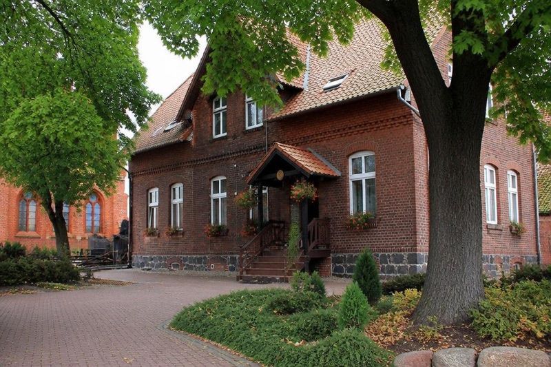 Zgromadzenie zakonne Braci Mniejszych Ojców Franciszkanów, atrakcja w pobliżu dworca Hel