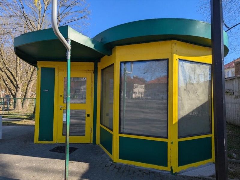 Kiosk RUCH, sklep przy dworcu Hel