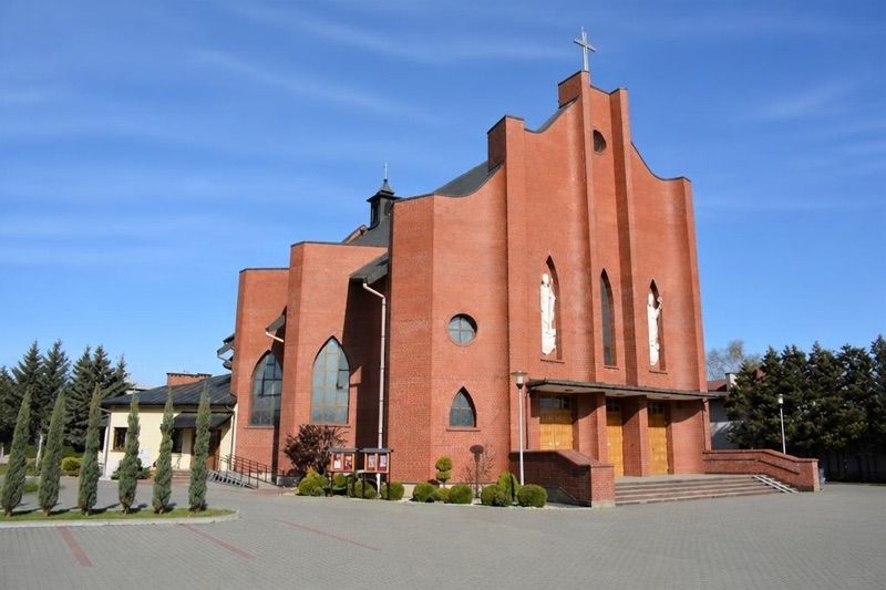 Kościół Rzymskokatolicki pw. NSPJ i NSNMP, atrakcja w pobliżu dworca Jasło