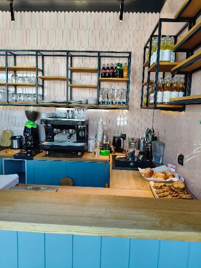 La Caffe, okolice dworca Jędrzejów