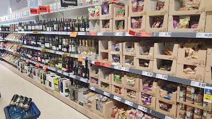 Lidl, sklep przy dworcu Jędrzejów