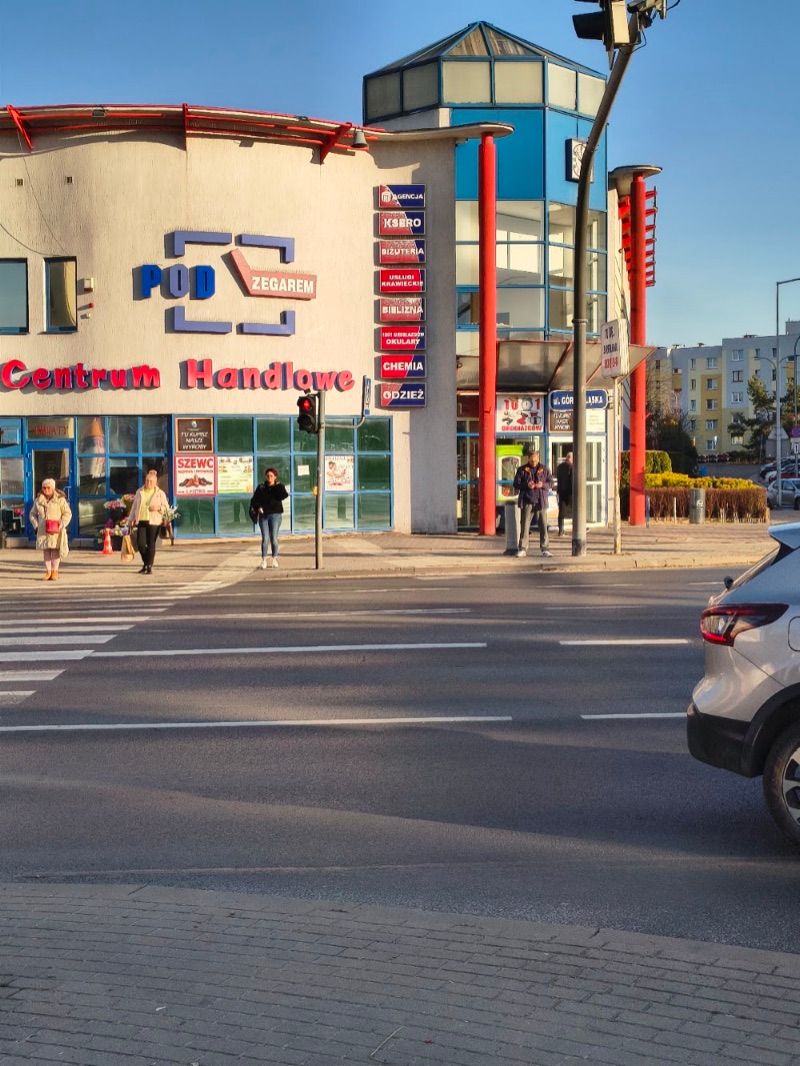 Pod Zegarem. Centrum handlowe, galeria handlowa w pobliżu dworca Kalisz