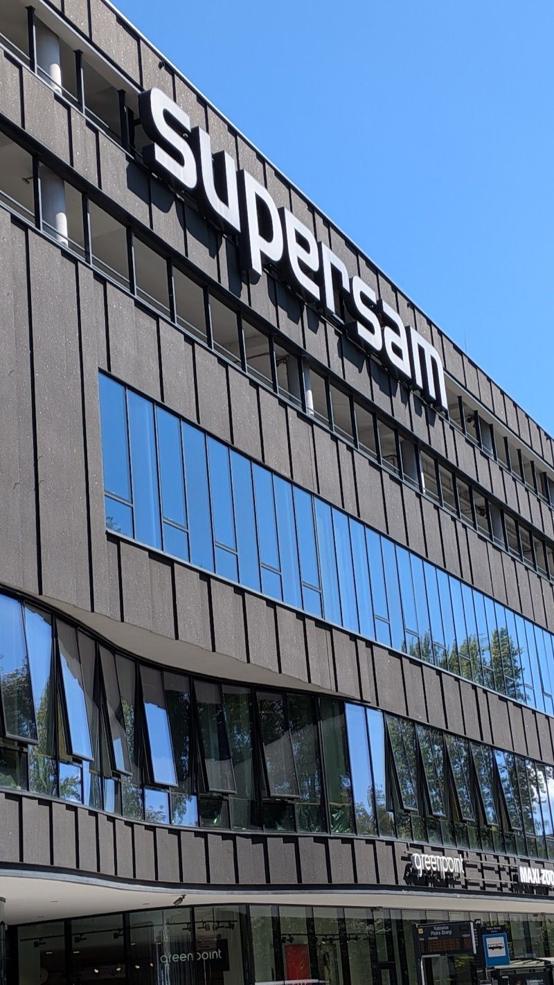 Supersam, galeria handlowa w pobliżu dworca Katowice