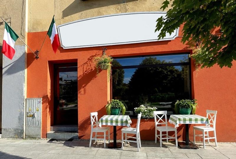 Italy & Italy, okolice dworca Kęty