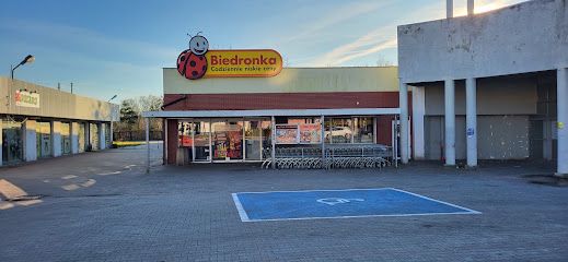 Biedronka, sklep przy dworcu Dworzec Kolejowy Kluczbork