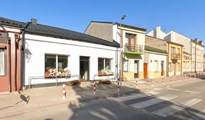 Sklep spożywczy GS Samopomoc Chłopska, sklep przy dworcu Koniecpol Centrum