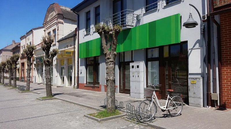 Delikatesy Centrum, sklep przy dworcu Koniecpol Centrum