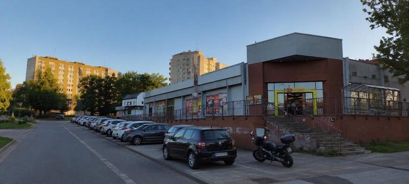 Biedronka, sklep przy dworcu Kraków Piastów