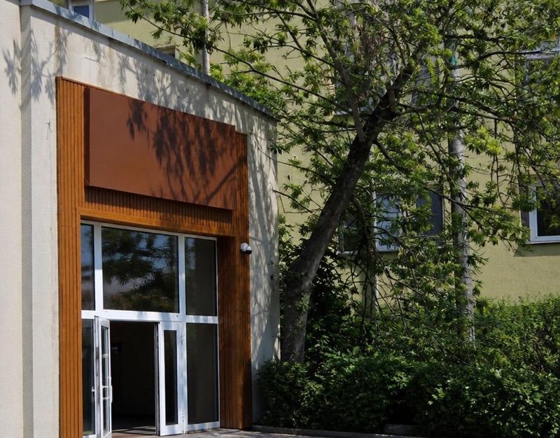 Kawiarnia Święty Spokój, okolice dworca Kraków Płaszów