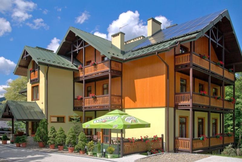 Pensjonat Lira, hotel blisko dworca Krynica-Zdrój