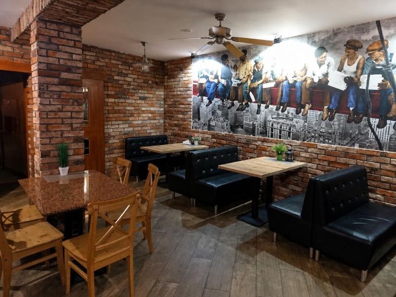 Kawiarenka, okolice dworca Krzyż
