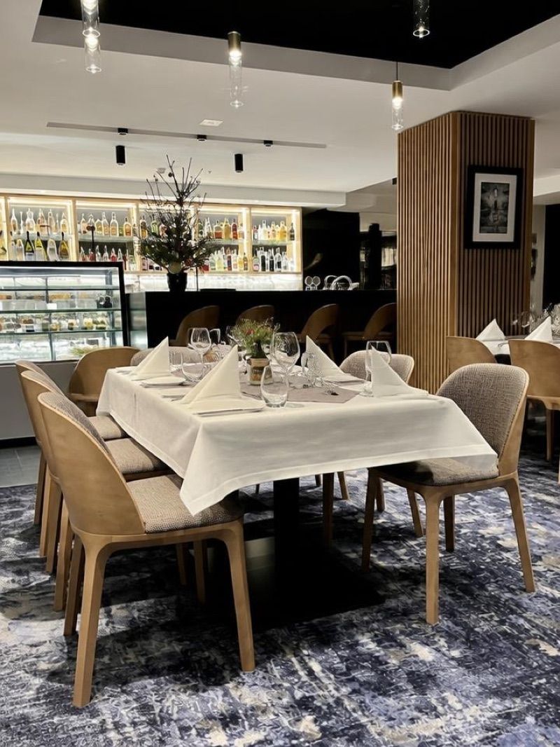 Restauracja Kicarz, okolice dworca Łomnica-Zdrój
