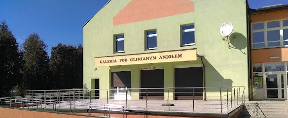 Galeria Pod Glinianym Aniołem, okolice dworca Lubliniec