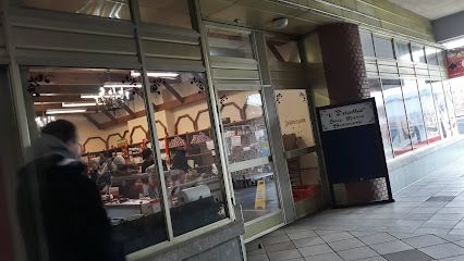 U Dziadka. Sklep spożywczo - mięsny, sklep przy dworcu Dworzec PKP Mielec