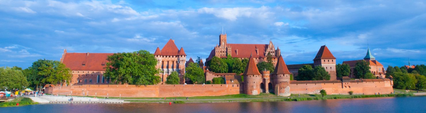 Najpiękniejsze zamki w Polsce do których dotrzesz pociągiem