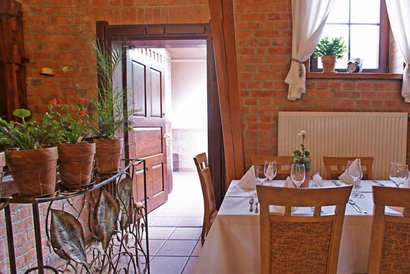 Restauracja Stary Spichlerz w Nakle, okolice dworca Nakło nad Notecią