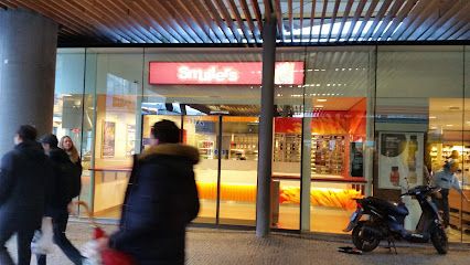 Smullers Amsterdam Zuid WTC, okolice dworca Amsterdam Zuid