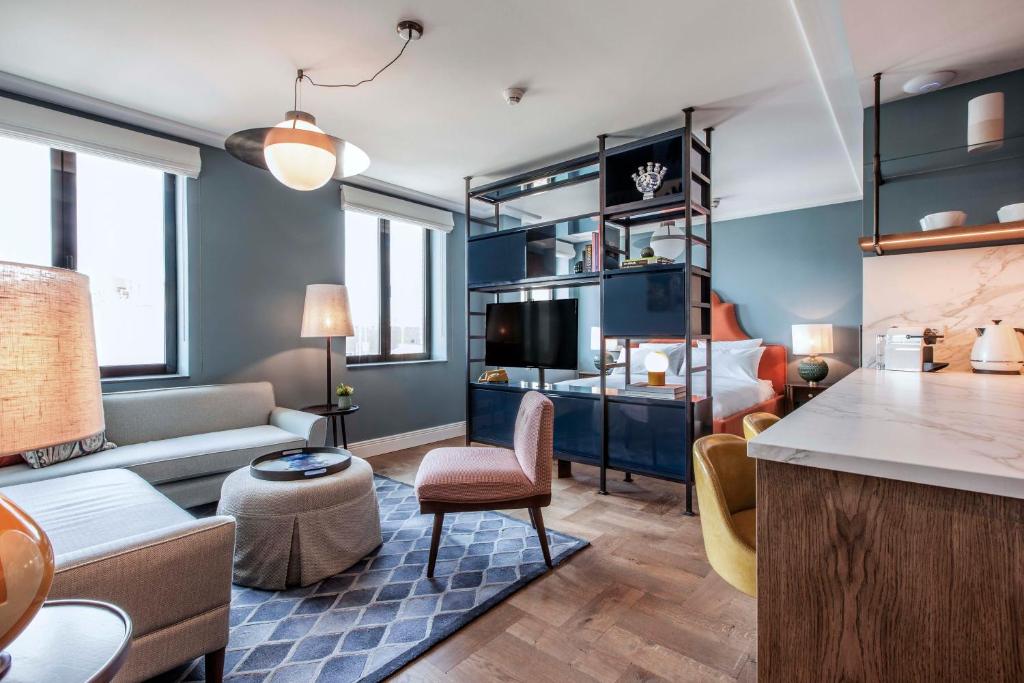 The July - Twenty Eight, nocleg blisko dworca Amsterdam Zuid