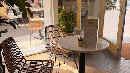 The Happiness Café Deventer ☀️🥐, okolice dworca Deventer