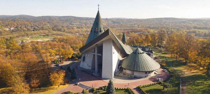Sanktuarium św. Rity - Kościół MB Niepokalanej w Nowym Sączu, atrakcja w pobliżu dworca Nowy Sącz