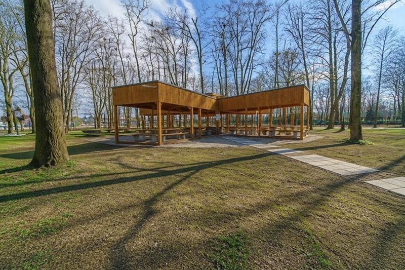 Park Strzelecki, atrakcja w pobliżu dworca Nowy Sącz