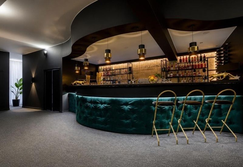 NOVO.SĄDECKA resto & business club, okolice dworca Nowy Sącz
