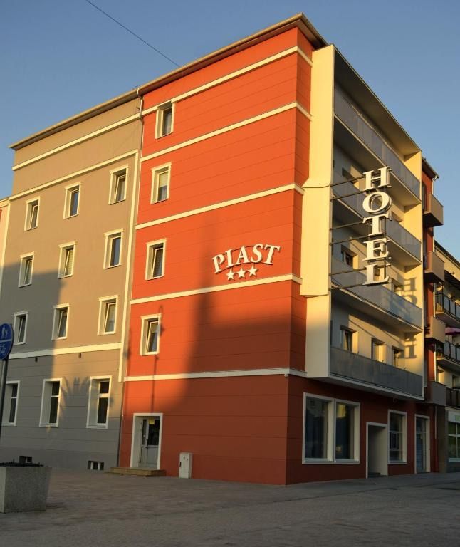 Hotel Piast, hotel blisko dworca Nysa
