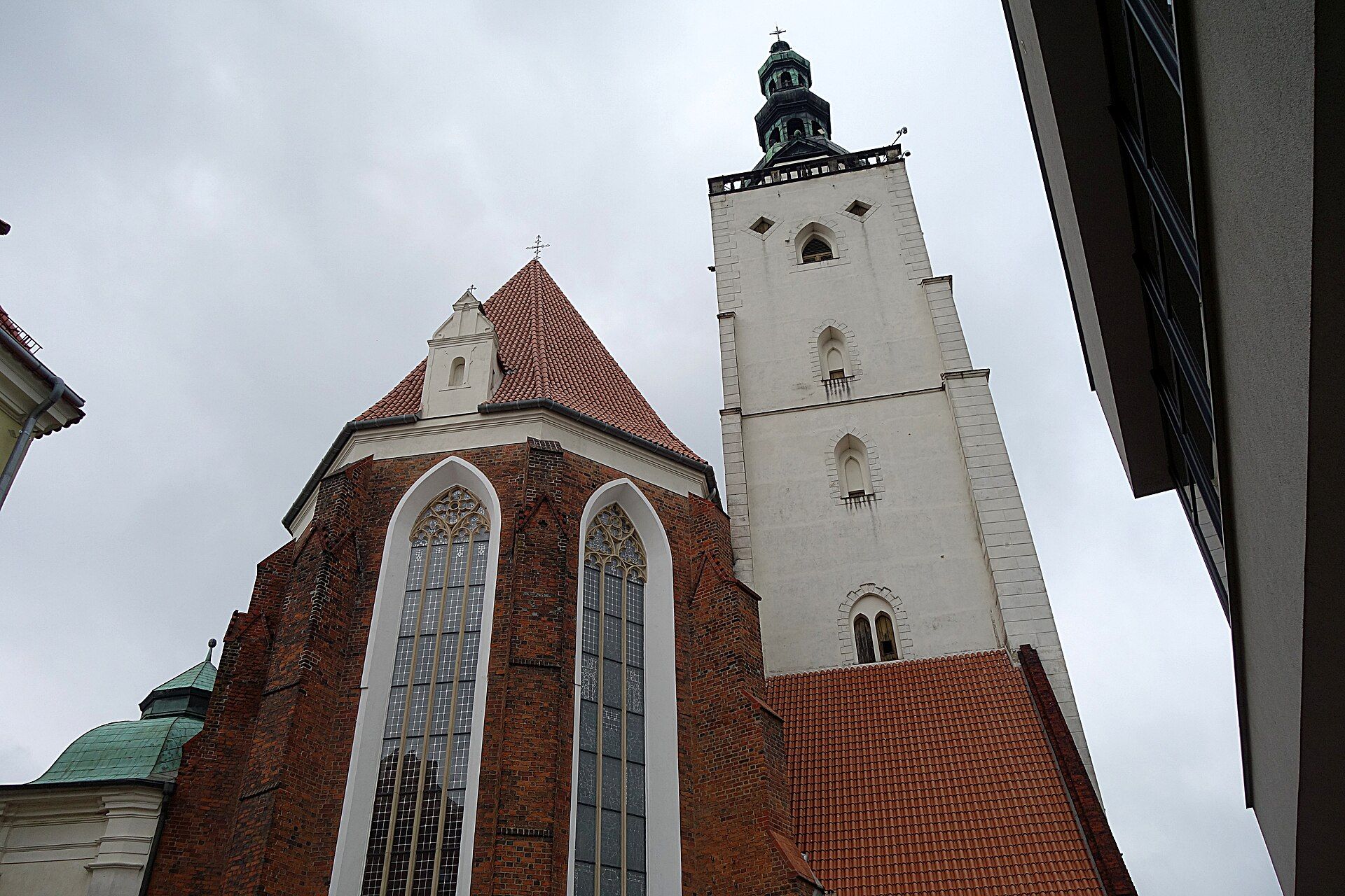 Bazylika św. Jana Apostoła w Oleśnicy, atrakcja w pobliżu dworca Oleśnica