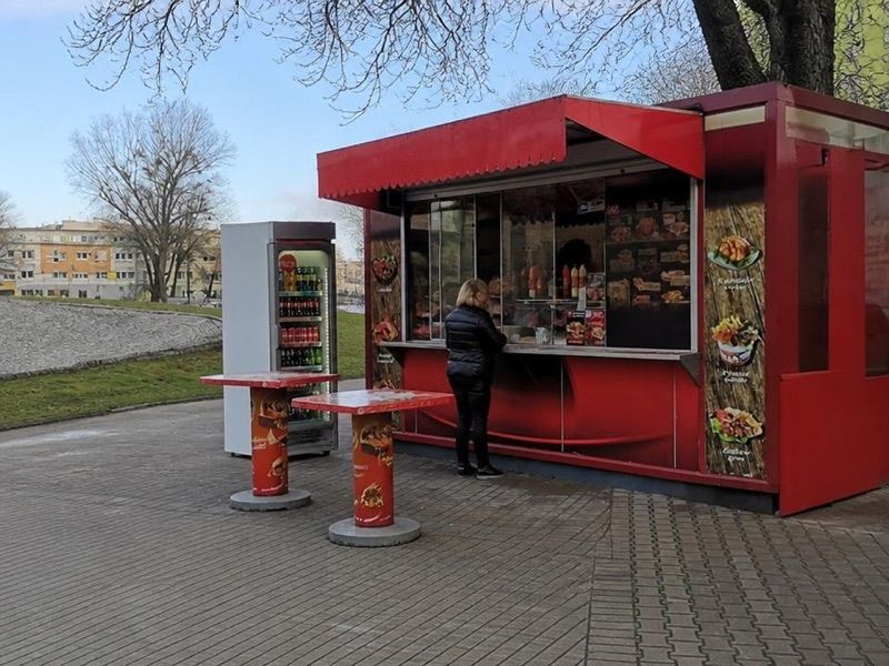 Kurcze Pieczone, okolice dworca Oleśnica