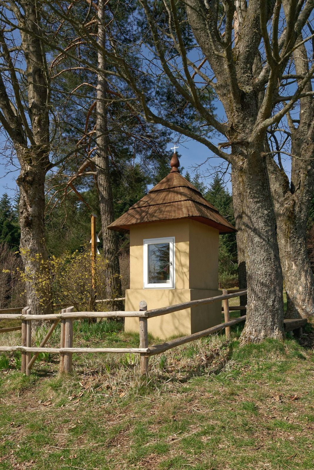 Kapliczka, atrakcja w pobliżu dworca Piwniczna-Zdrój