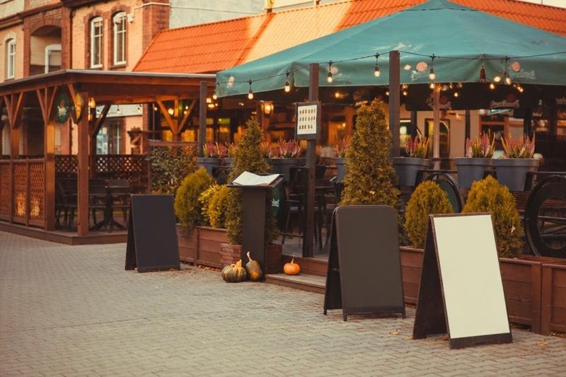 Restauracja & Pizzeria Złoty Jeleń, okolice dworca Polanica-Zdrój